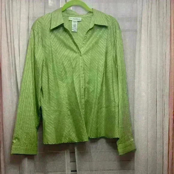 Sag Harbor Tops - Sag Harbor Sz 16 green stretch flattering button up. Item# 7A